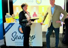 Margot Verhagen en Wouter Nolen van JB Diesch met Searoop, Zeeuwse biologische limonade siropen in de meest bijzondere smaken. 